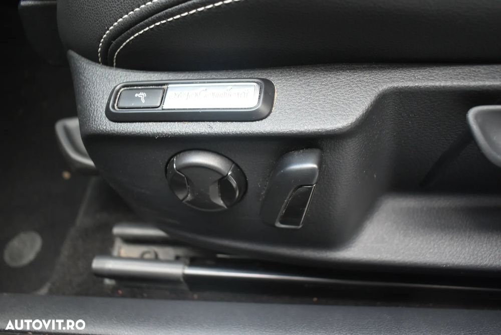Volkswagen Passat 2.0 TDI DSG Highline - 14