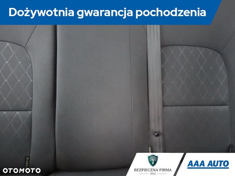 Kia Rio - 12