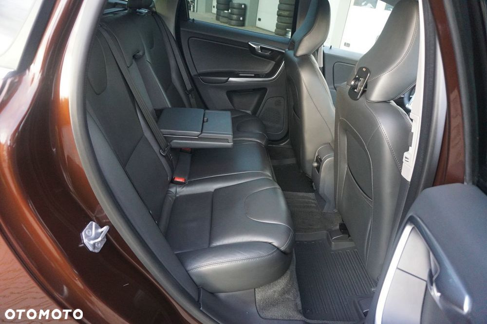 Volvo XC 60 D4 Geartronic Summum - 21
