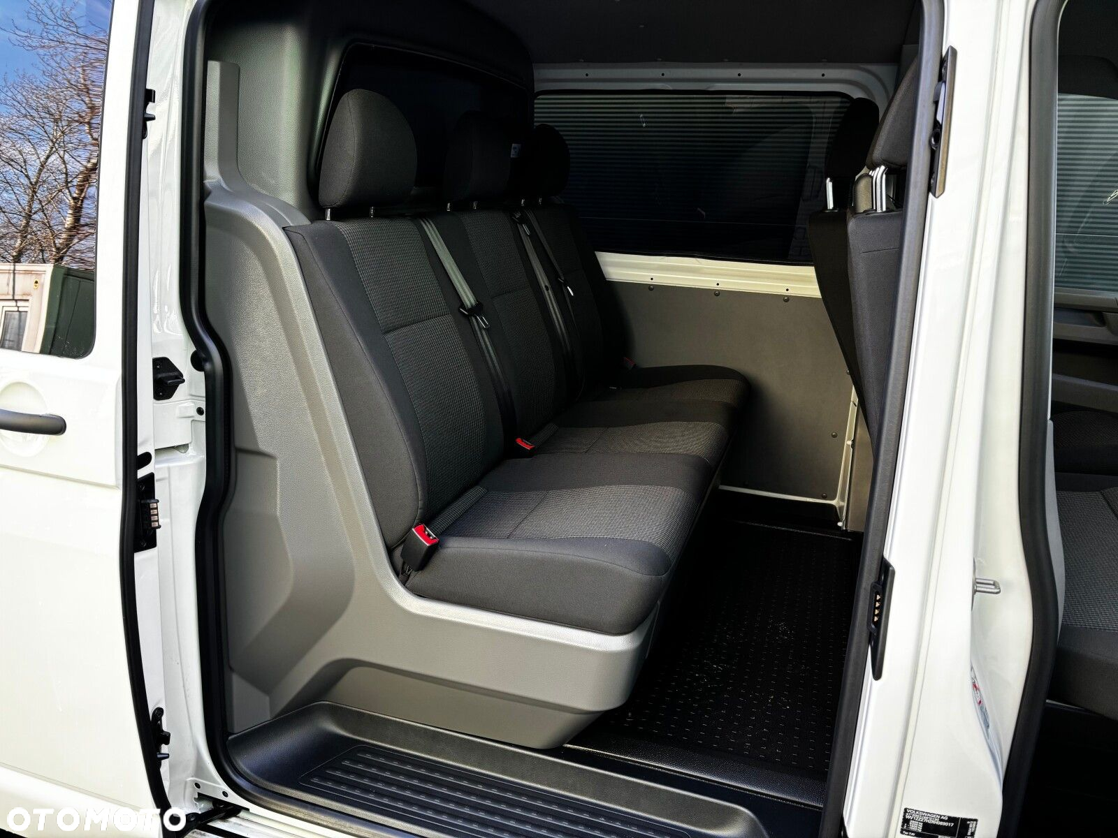 Volkswagen Transporter T6.1 Furgon 2.0 TDI 150KM 6b. 3m. L2 - 18