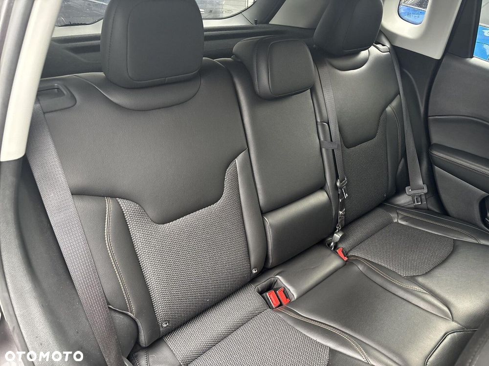 Jeep Compass - 25