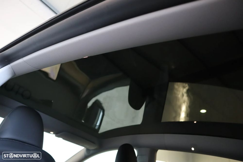 Tesla Model Y Standard - 9