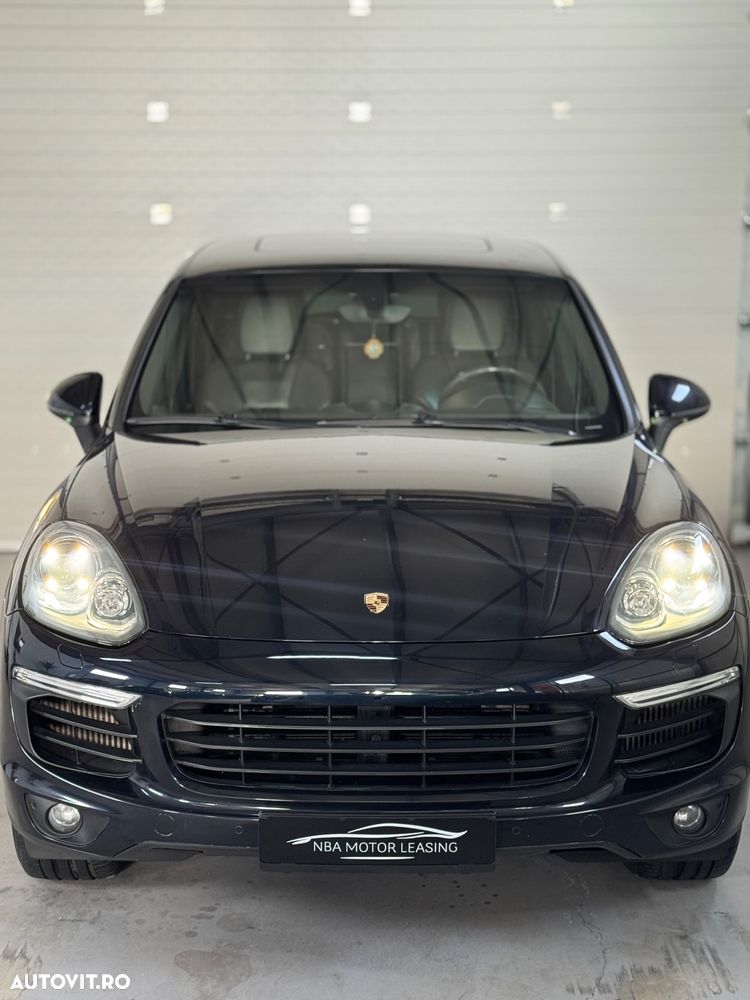 Porsche Cayenne 3.0 L - 2