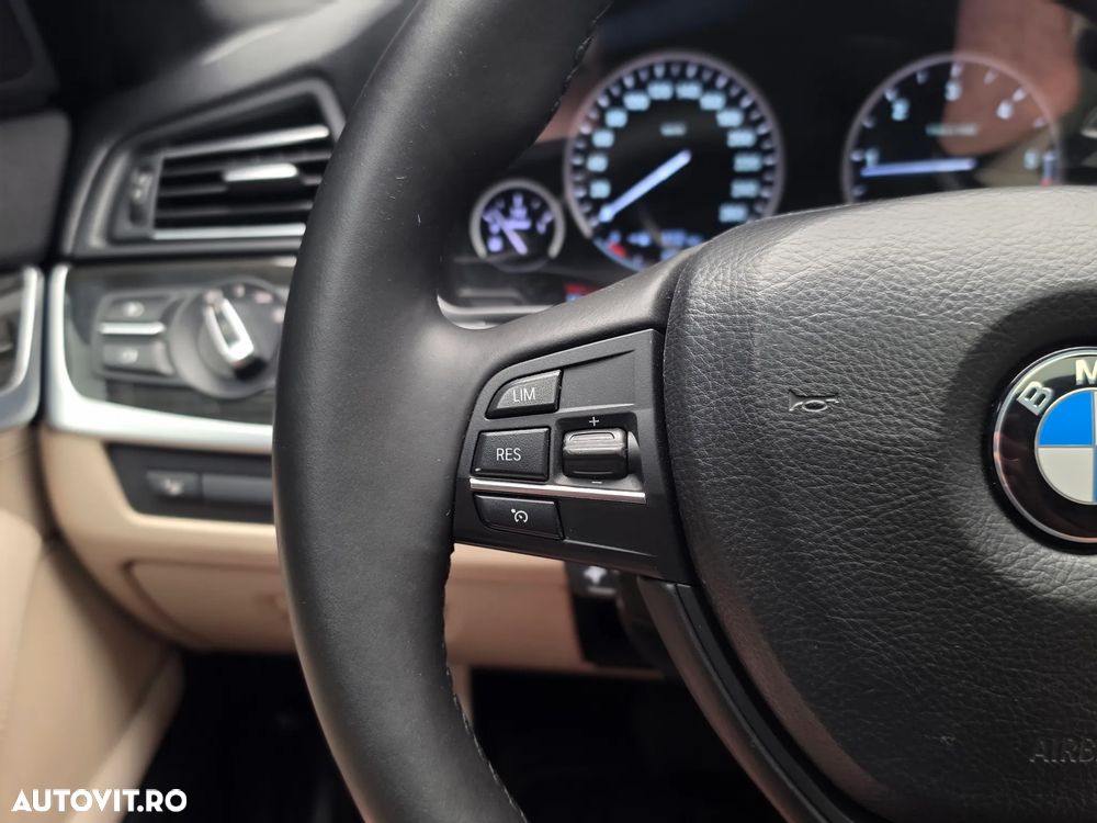 BMW Seria 5 520d Sport-Aut. - 29