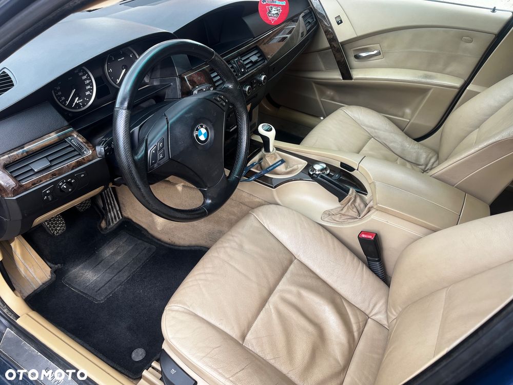 BMW Seria 5 525d - 11