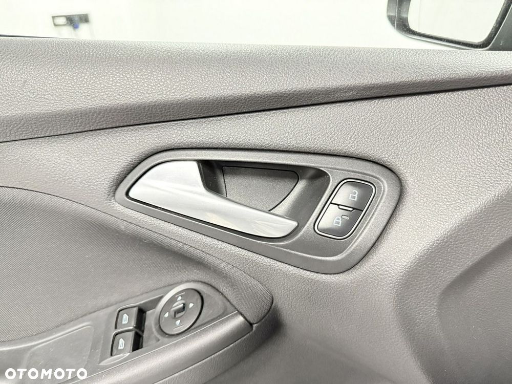 Ford Focus 1.0 EcoBoost 99g Start-Stopp-System SYNC Edition - 37