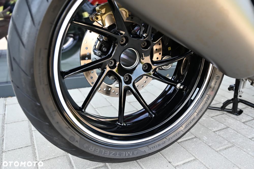 BMW R - 16