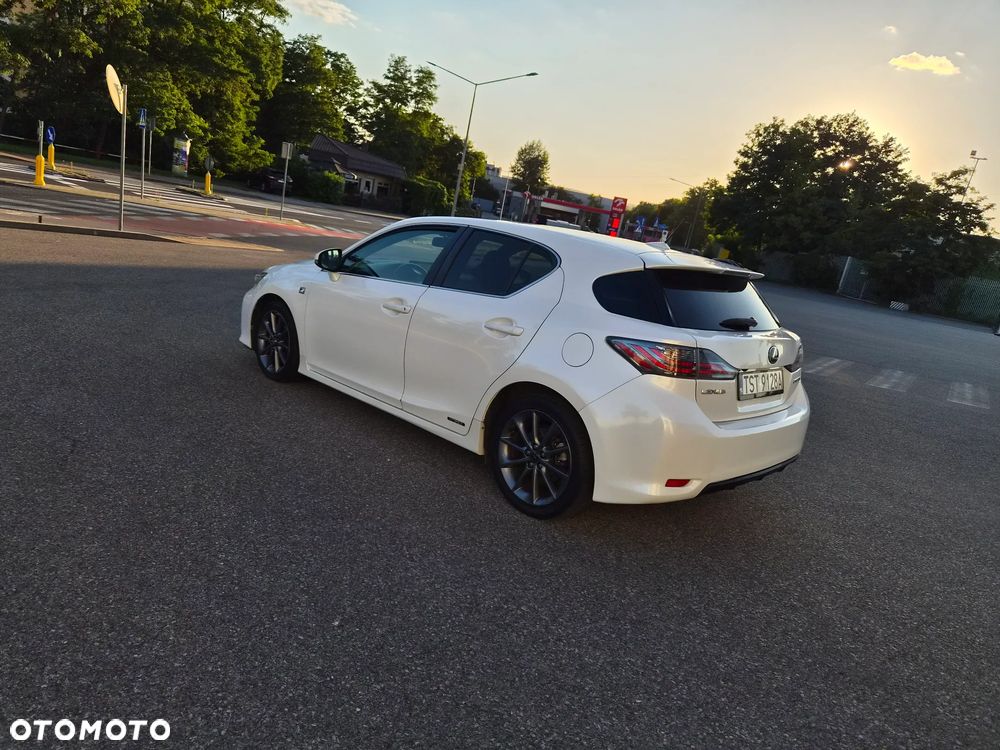 Lexus CT 200h F Sport - 3