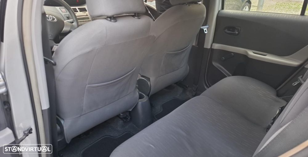 Toyota Yaris 1.33 VVT-i Comfort+AC - 13