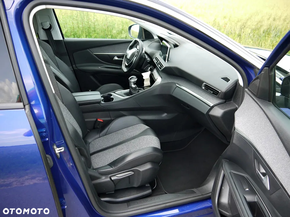 Peugeot 3008 PureTech 130 Stop & Start GPF Allure - 25