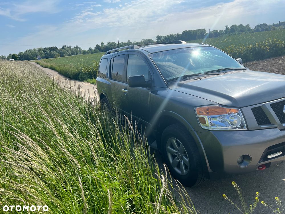 Nissan Armada - 2