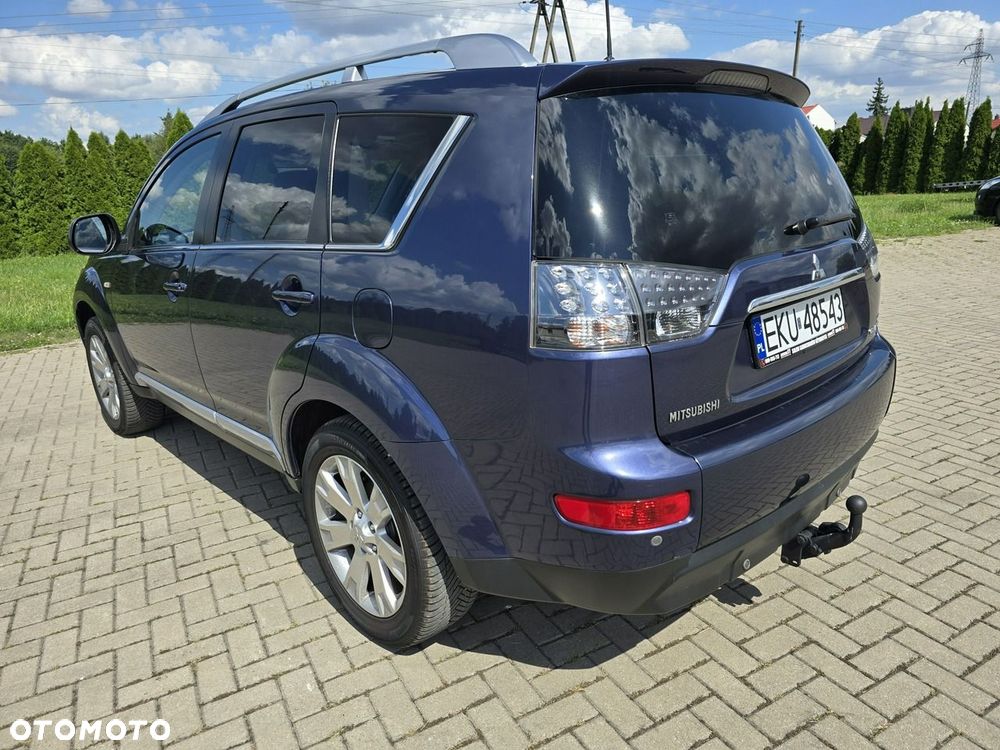 Mitsubishi Outlander - 11