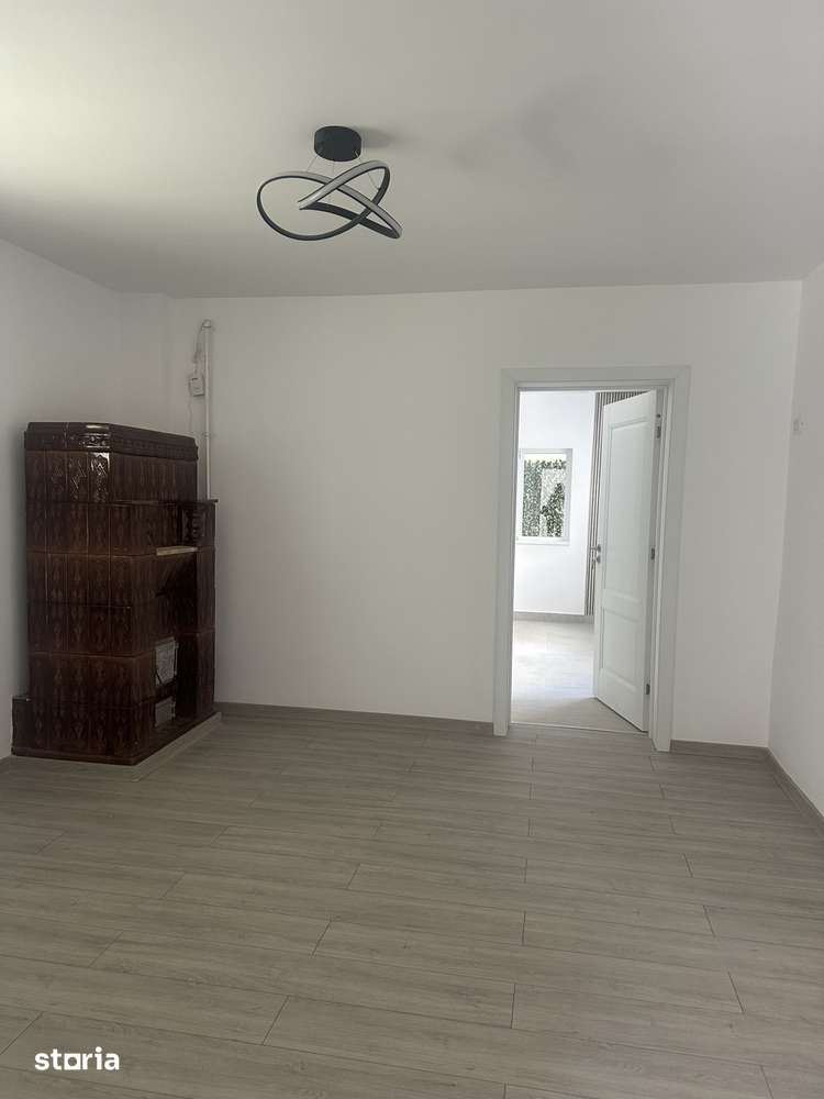 Campina - casa renovată - 1100 Euro/Luna - Imagine principală: 4/11