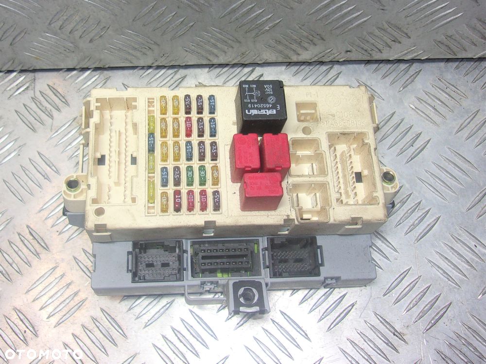 Fiat Stilo - skrzynka bezpieczników 1.4 16V 1.9 JTD - 1