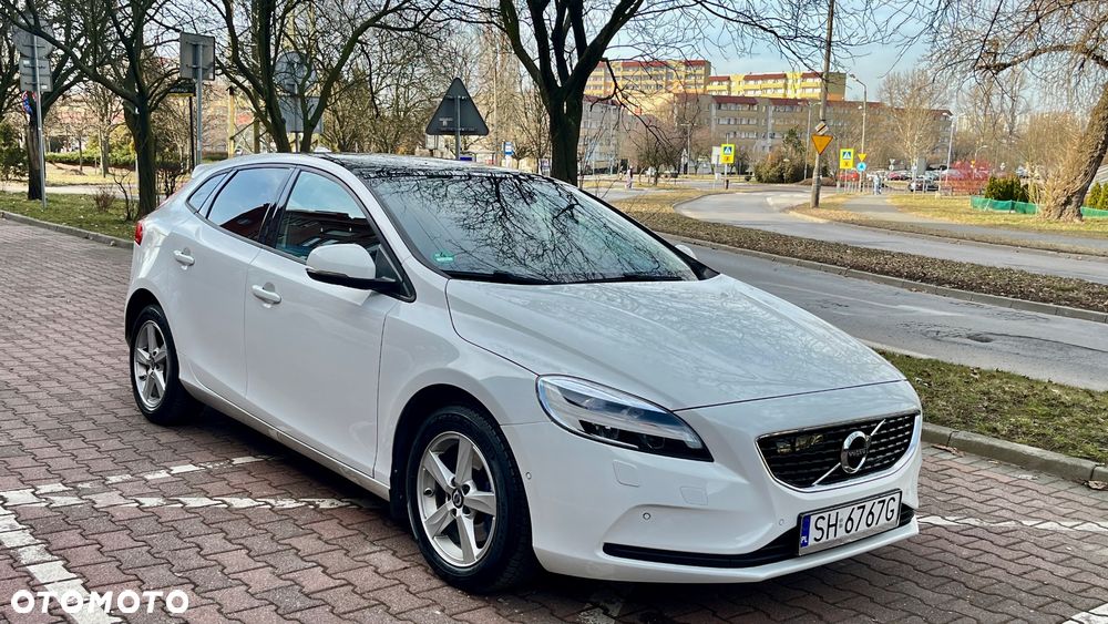 Volvo V40 T3 Momentum - 1