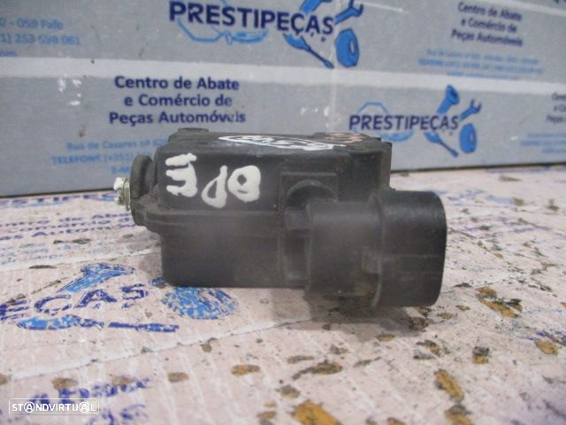 Fecho 13348741 OPEL ASTRA J FASE 1 2012 1.7CDTI 110CV 5P BRANCO TAMPA DE COMBUSTIVEL  2 PINOS - 3