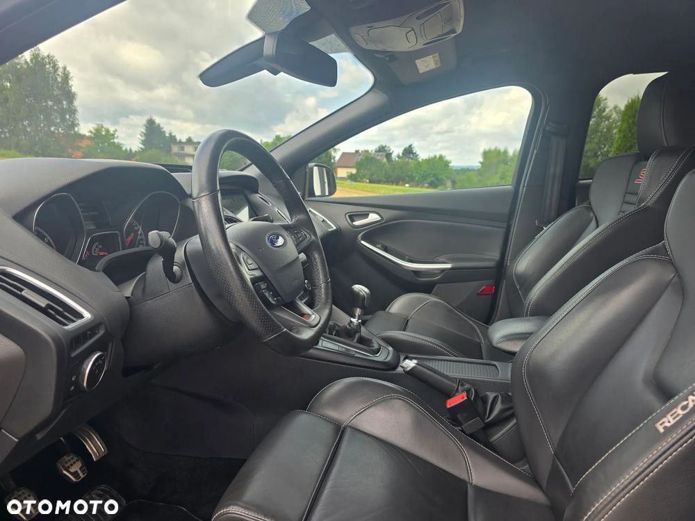 Ford Focus - 12