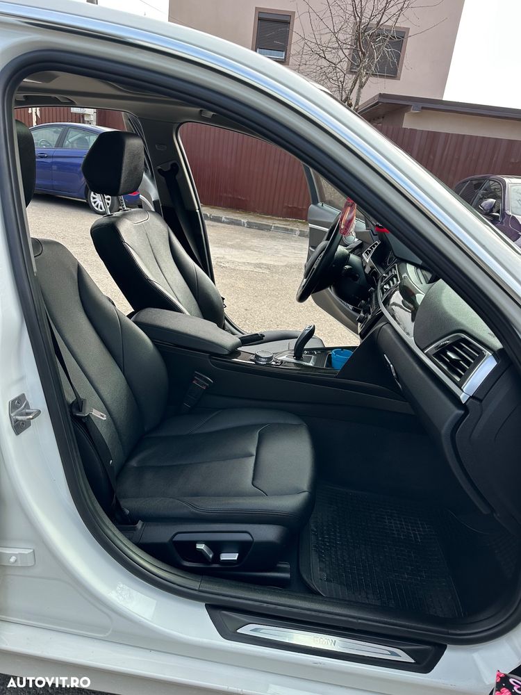 BMW Seria 3 320i xDrive AT - 8