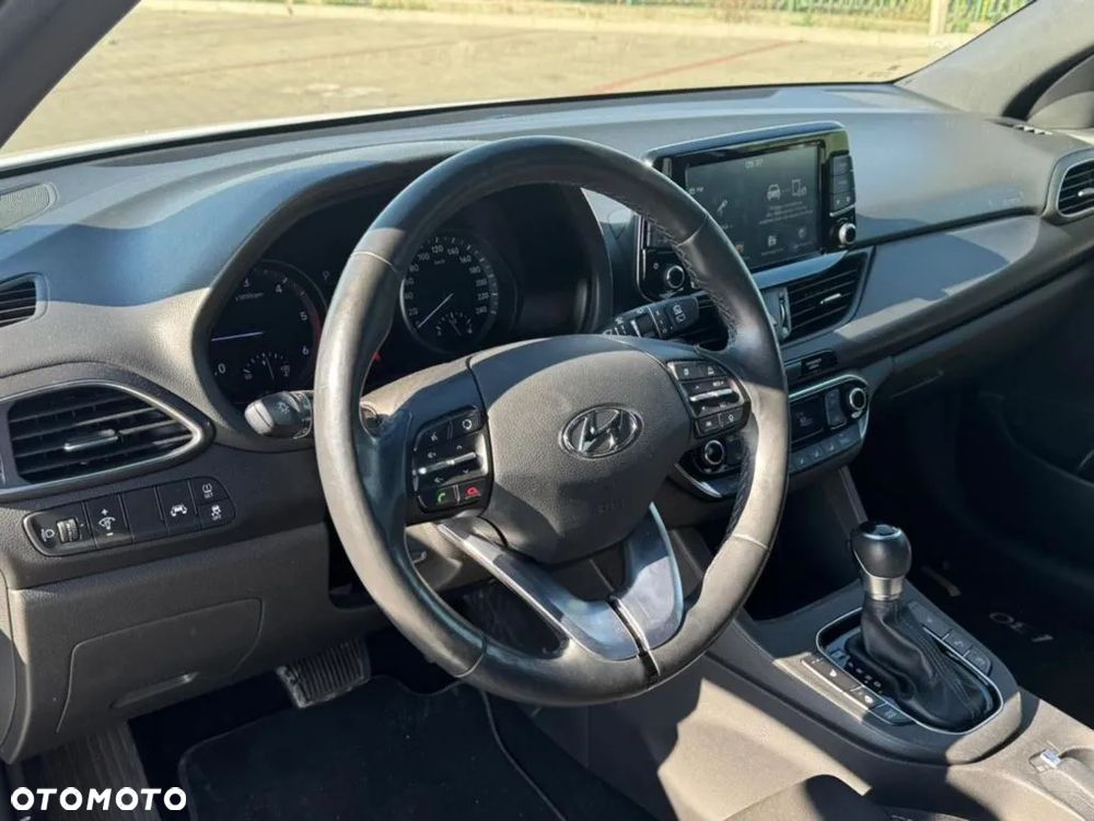 Hyundai i30 1.6 D Comfort DCT - 17