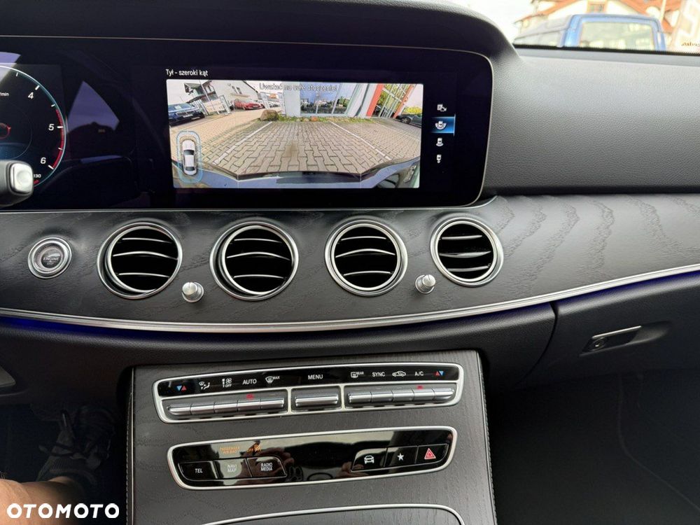 Mercedes-Benz Klasa E 400 d 4Matic 9G-TRONIC AMG Line - 26