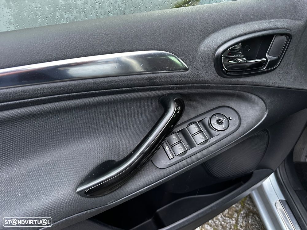 Ford S-Max 2.0 TDCi Titanium 7L - 37