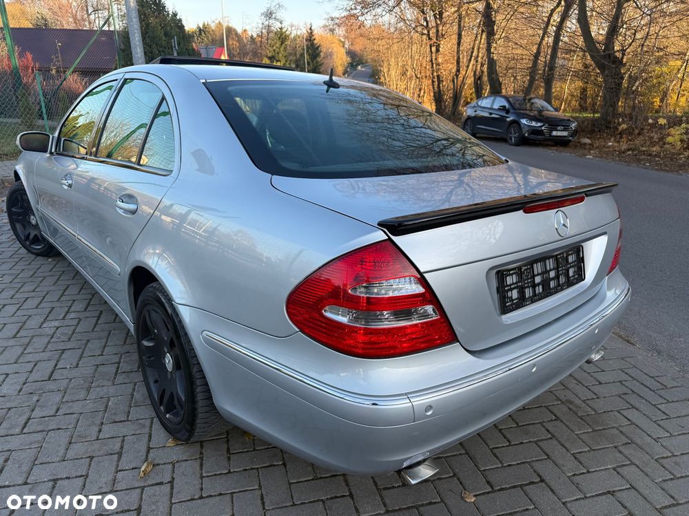 Mercedes-Benz Klasa E 500 T 4Matic Elegance Sport Edition - 13