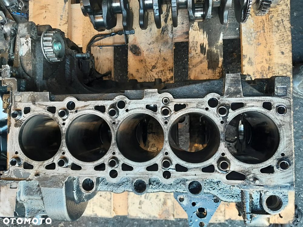 Blok silnika VW T5 2.5 TDI AXG - 3