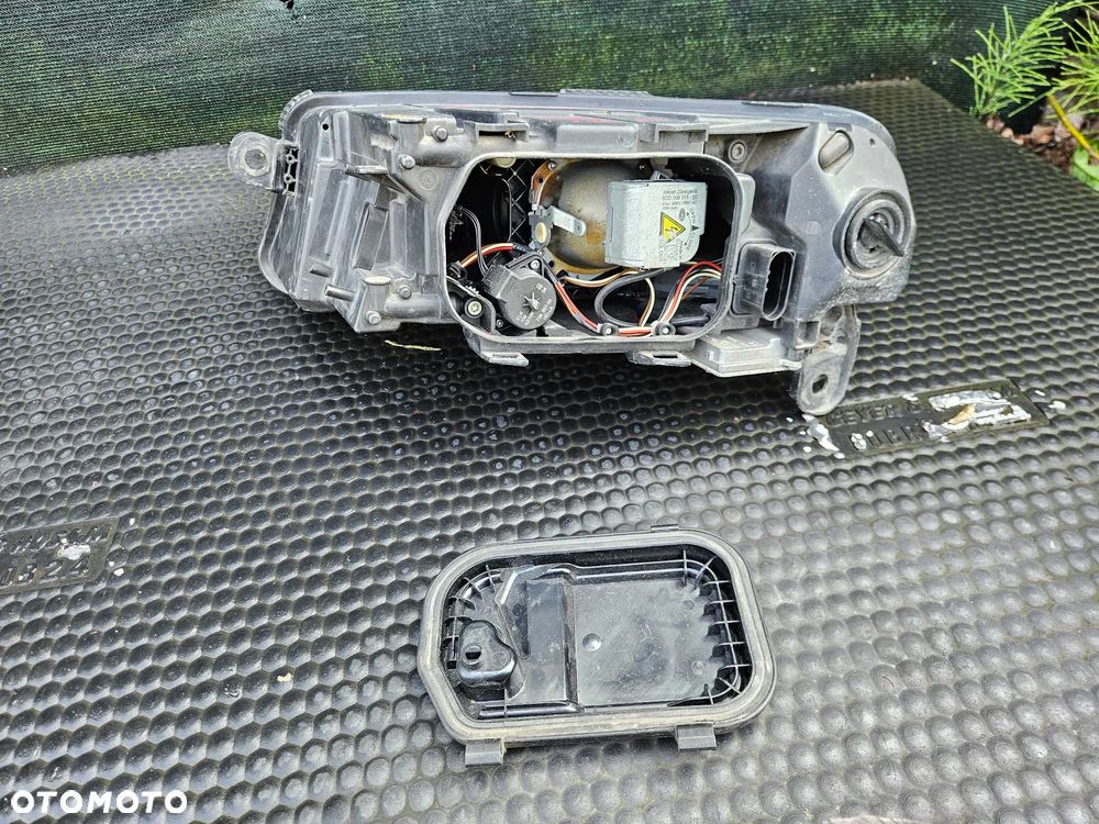 Reflektor Lampa Przetwornica Xenon Przód Przednia PRAWA Europa Audi A6 C6 - 19