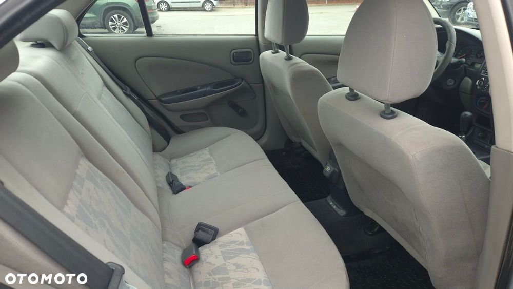 Nissan Almera - 9