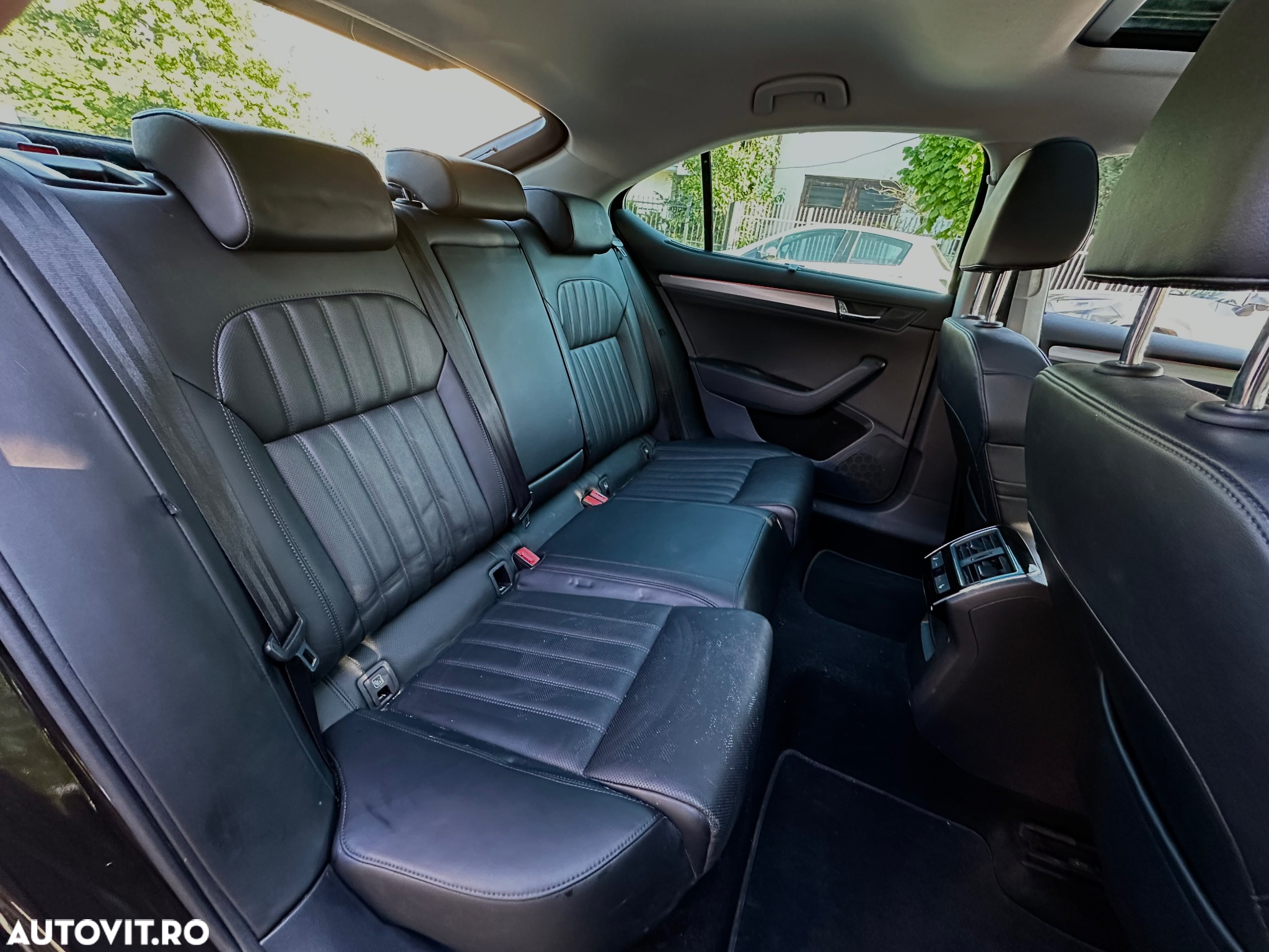 Skoda Superb 2.0 TDI DSG 4X4 Ambition - 13