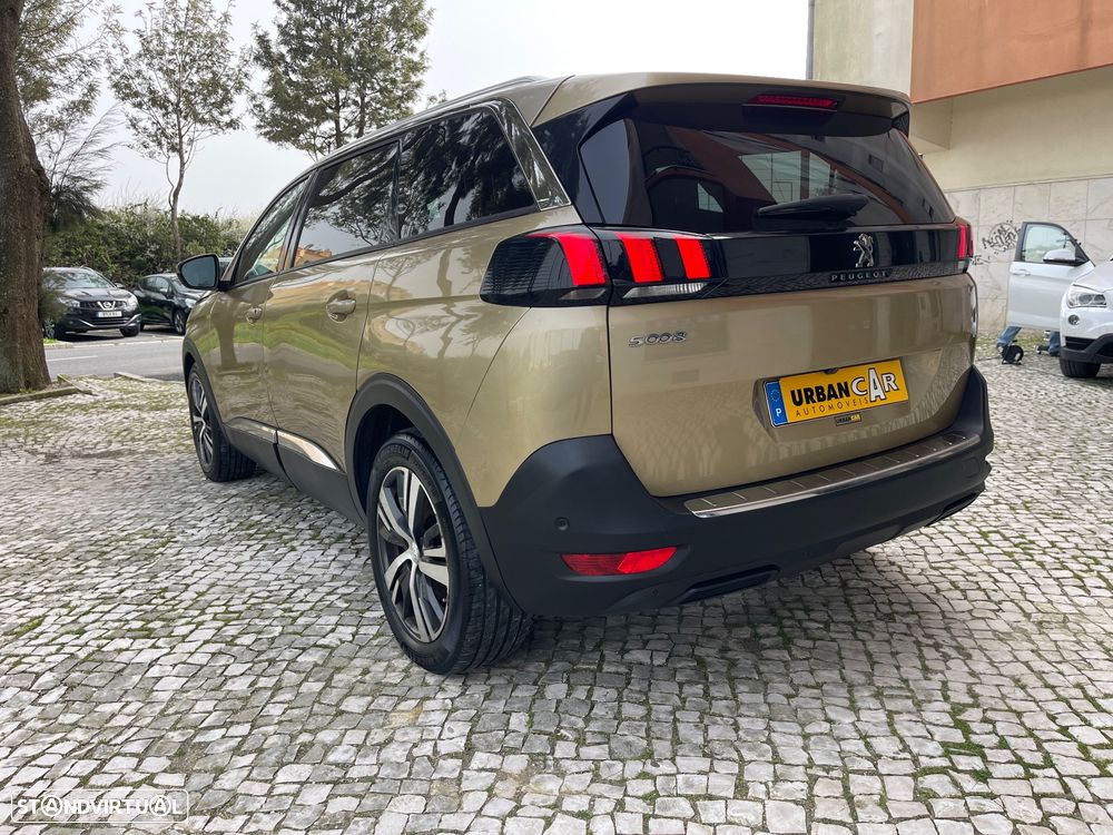 Peugeot 5008 - 8