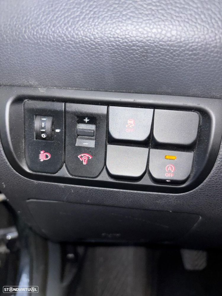 Kia Rio 1.1 CRDi LX ISG - 16