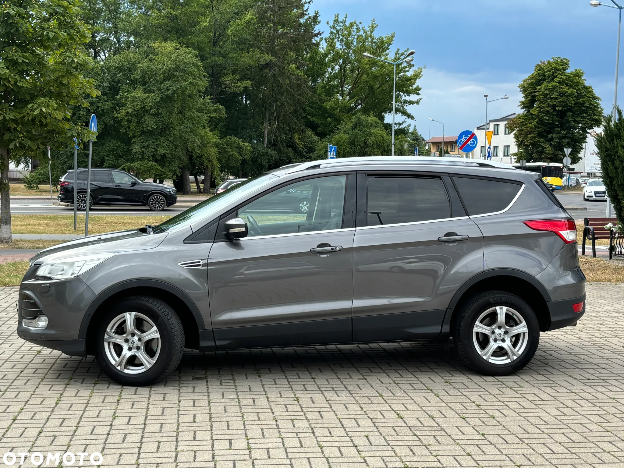 Ford Kuga 2.0 TDCi 2x4 Trend - 4