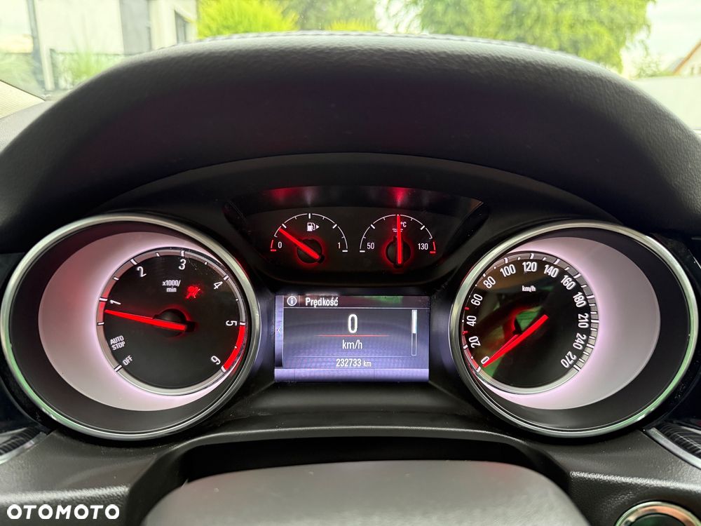 Opel Insignia - 30