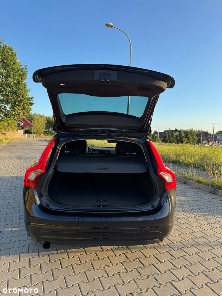 Volvo V60 D2 Kinetic - 13