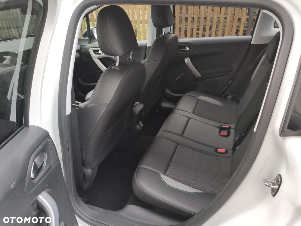 Peugeot 2008 1.6 BlueHDi Allure - 24