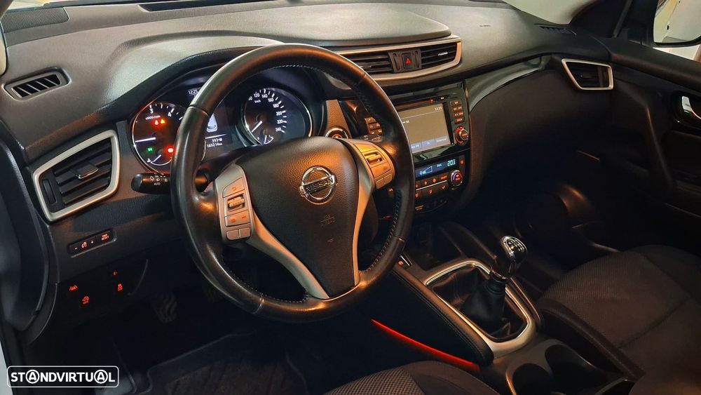 Nissan Qashqai 1.5 dCi N-Connecta 18 - 10