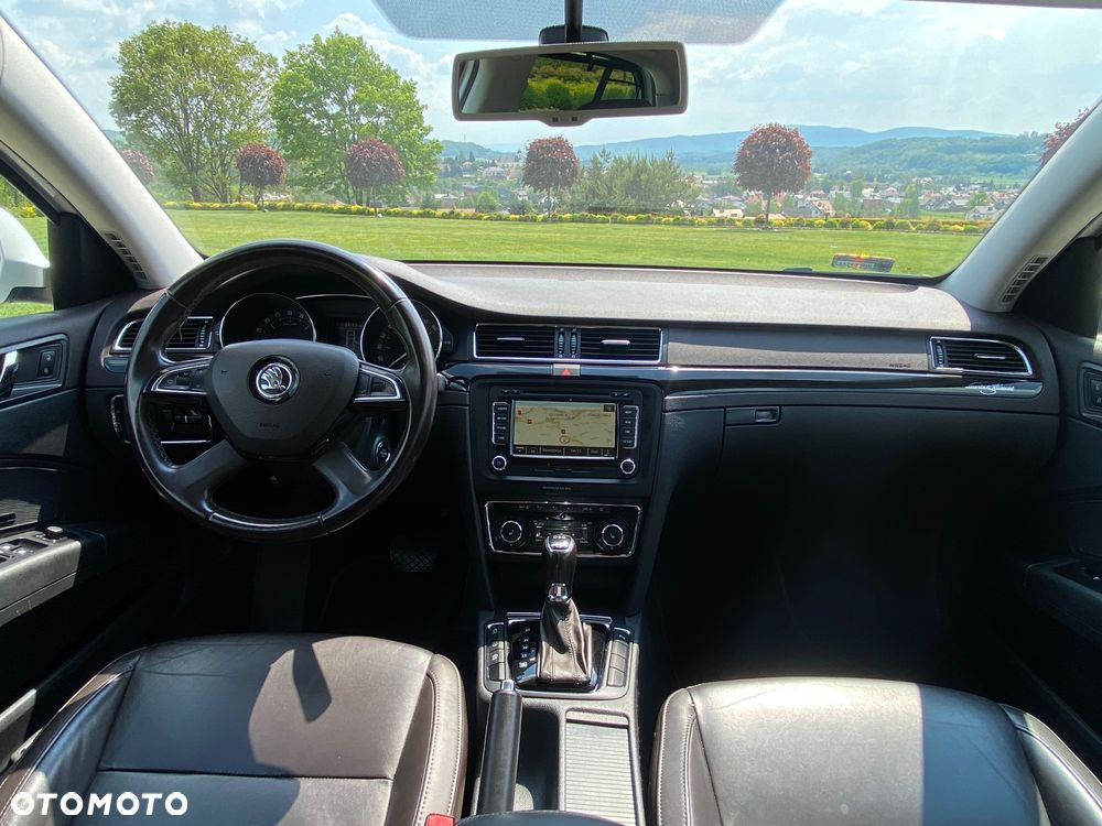 Skoda Superb 2.0 TDI 4x4 L&K DSG - 8