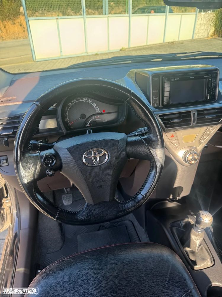 Toyota iQ 1.4 D-4D 2 EP+NAVI+Bluetooth - 15
