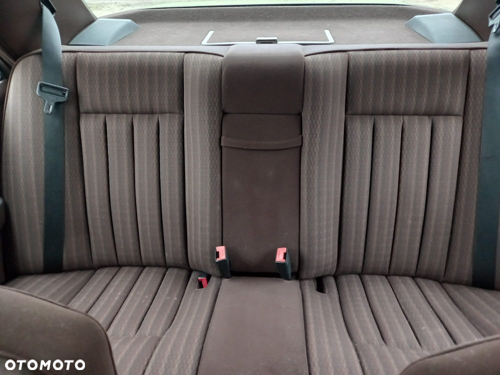 Mercedes-Benz W124 (1984-1993) - 13