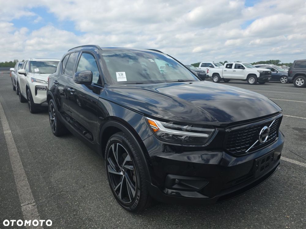 Volvo XC 40 T5 AWD R-Design - 1