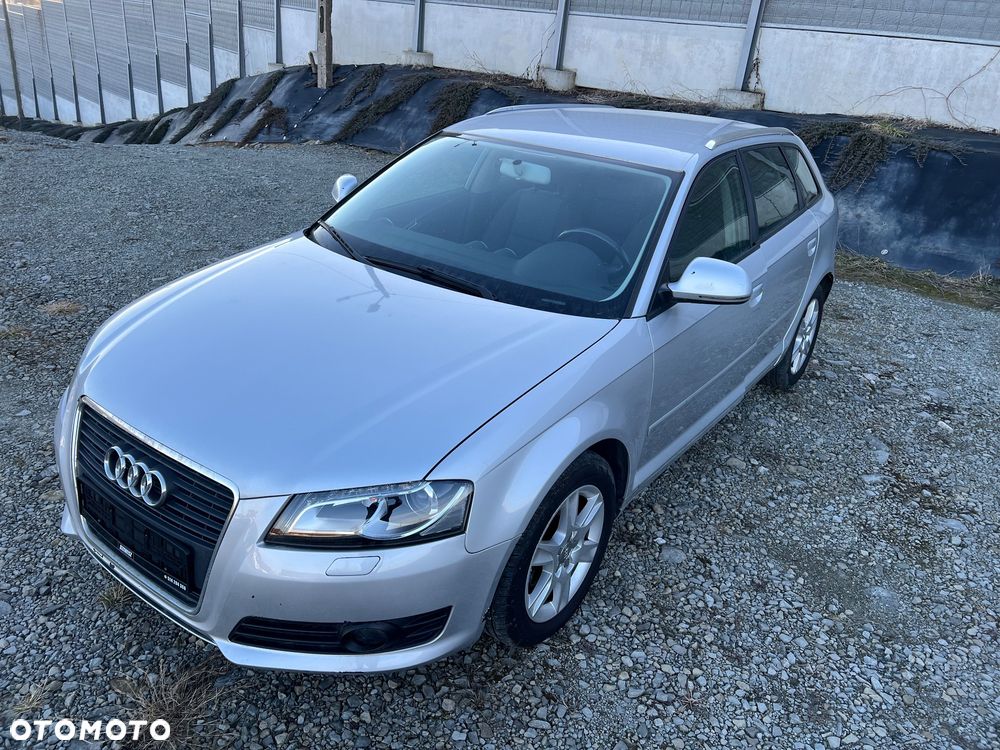 Audi A3 Sportback 1.6 TDI DPF S line Sportpaket - 6