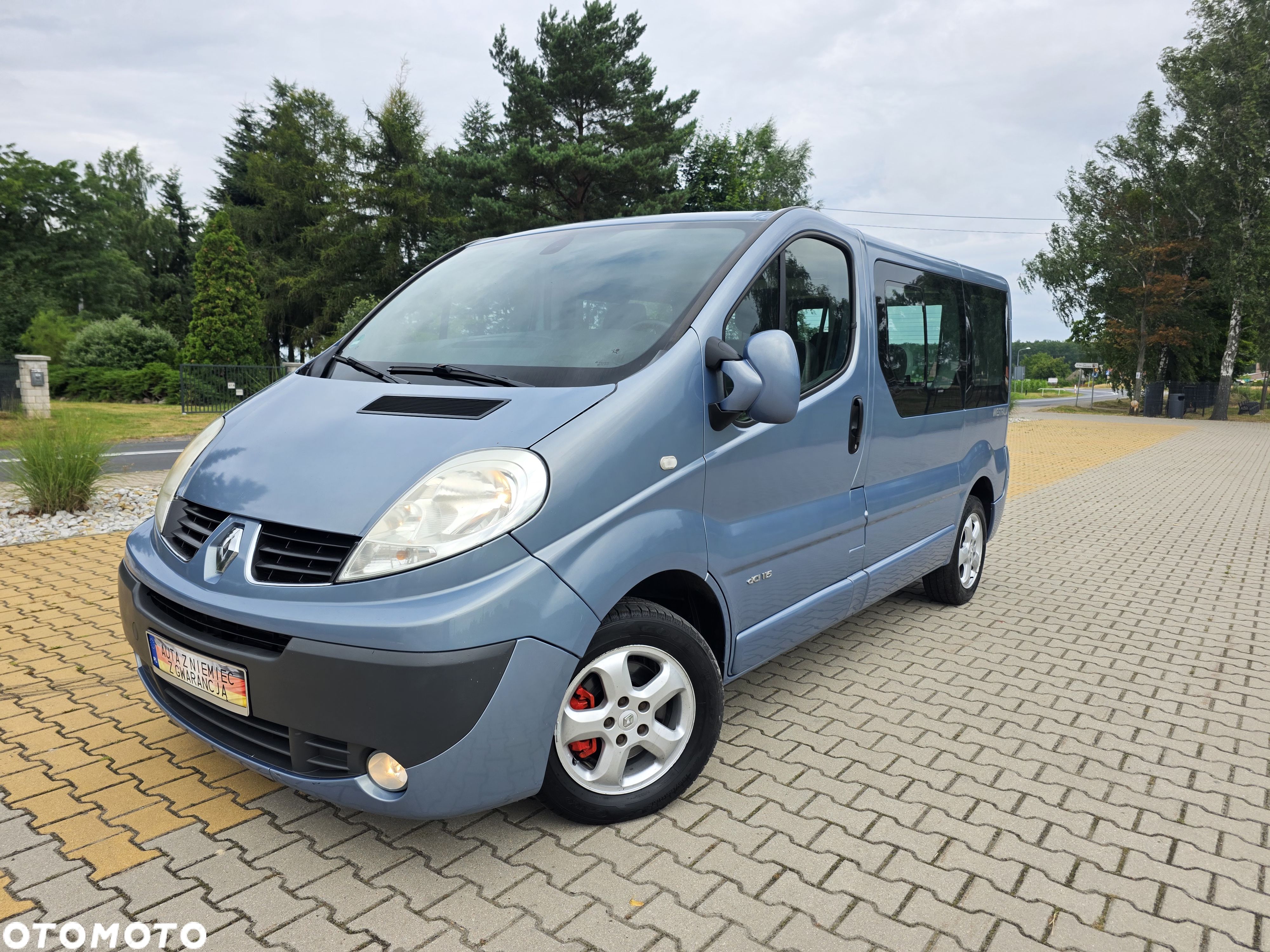 Renault Trafic 2.0 dCi 115 Combi L1H1 teilverglast - 1