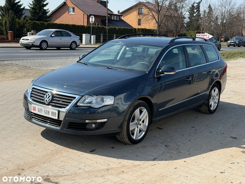 Volkswagen Passat - 1