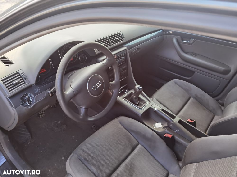 Dezmembrez Audi A4 B6 ,2.4 B ,an 2003,tip motor BDV - 6