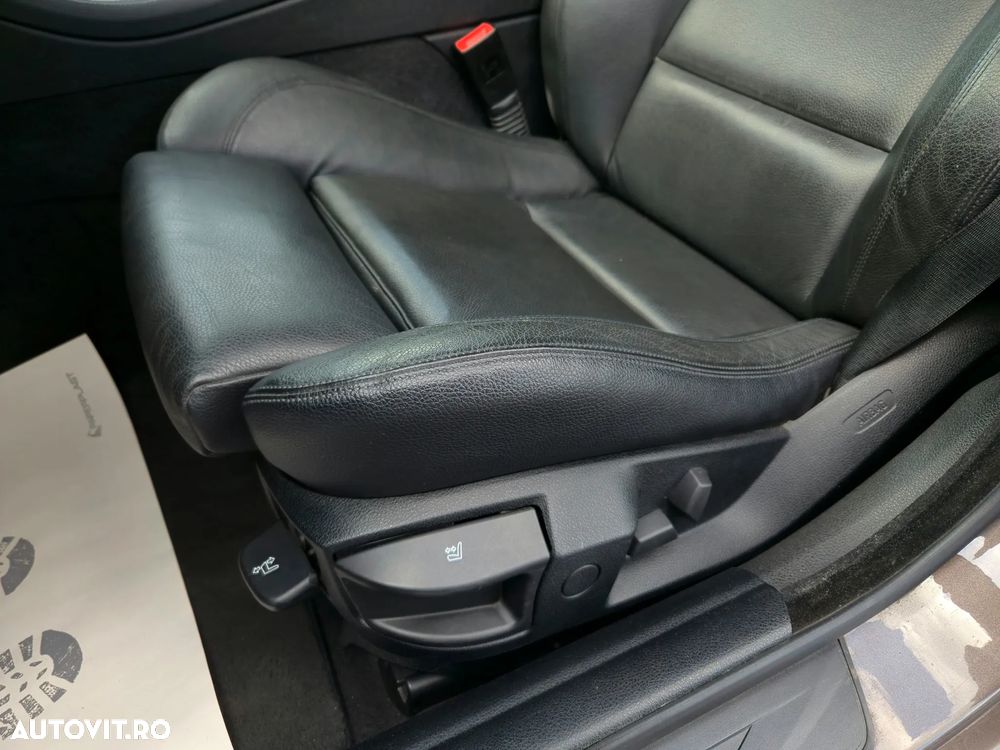 BMW Seria 5 525d Touring Aut. Luxury Line - 30
