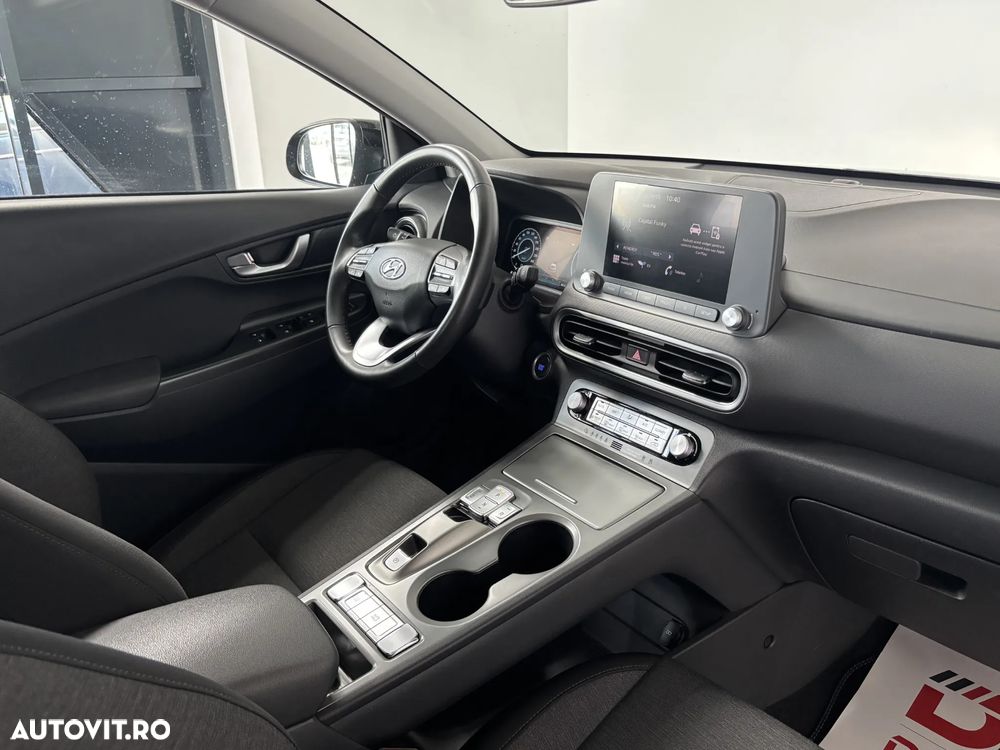 Hyundai KONA Select - 7