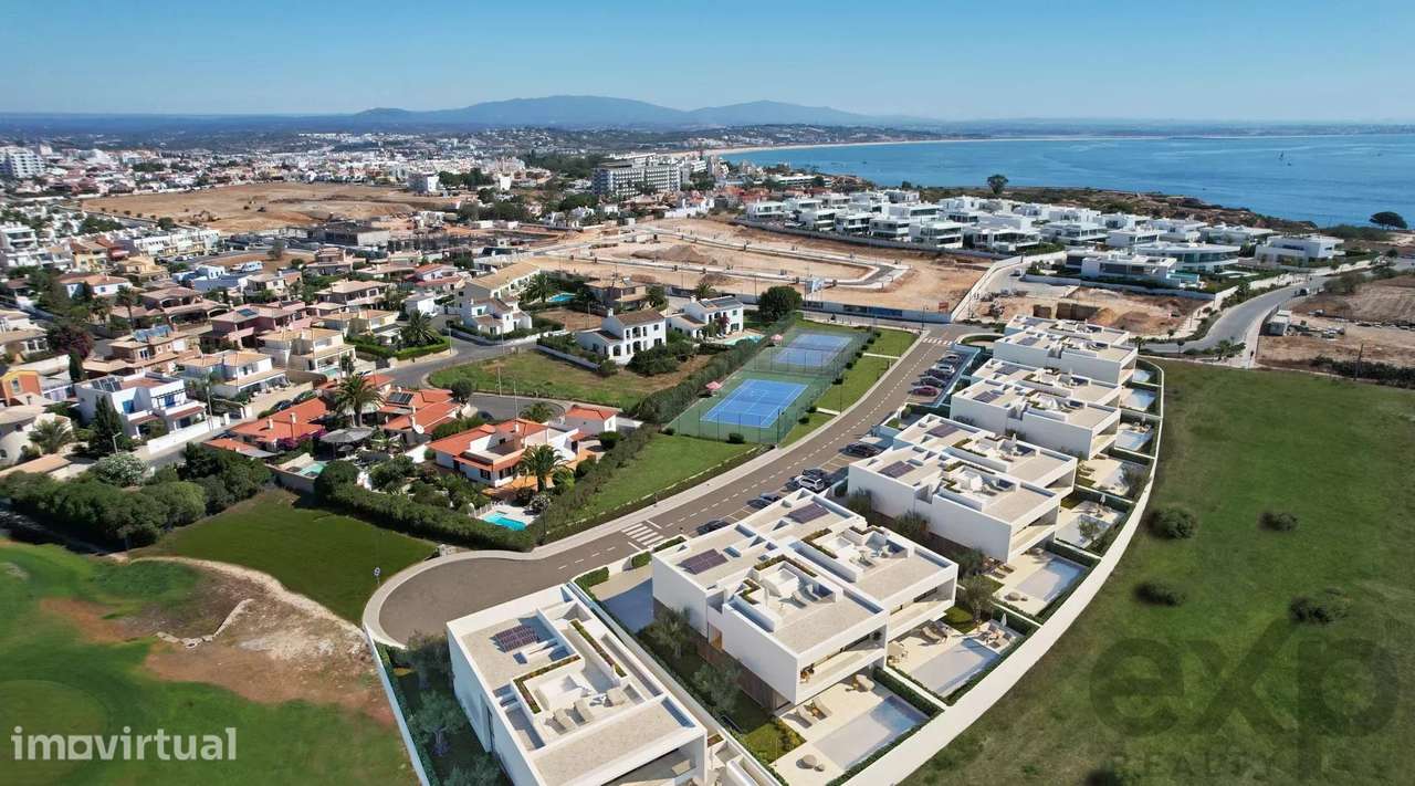 Villa moderna em Lagos com 4 quartos e piscina magnífica - Grande imagem: 2/53