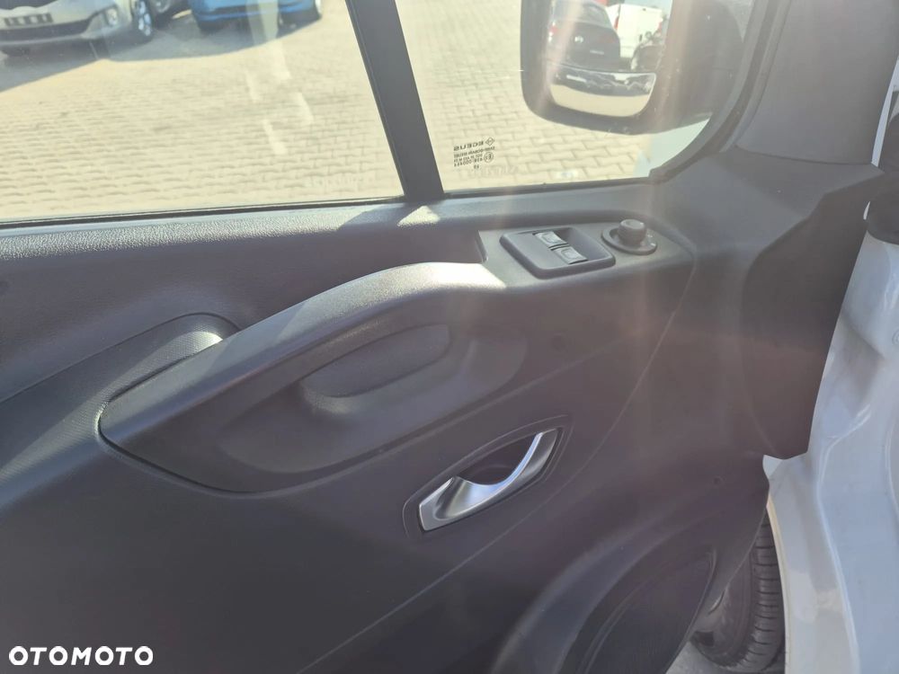 Renault Trafic - 8