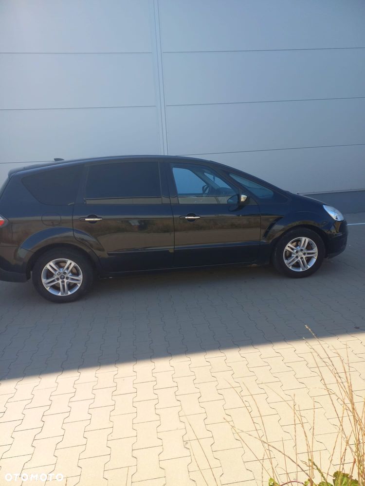 Ford S-Max - 13
